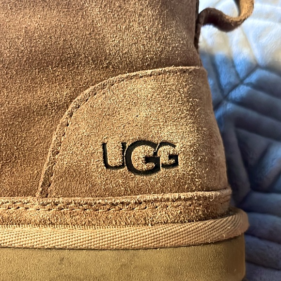 -UGG men’s Neumal Leather boots. - Picture 3 of 6